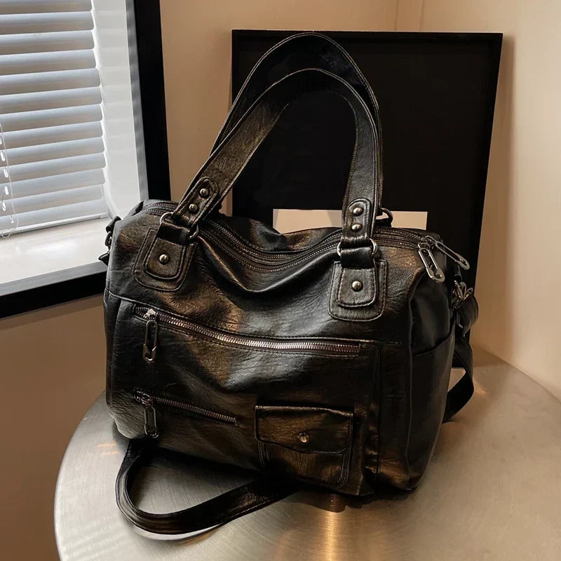 Big handbag for school with a spacious top-zip opening SALERNO