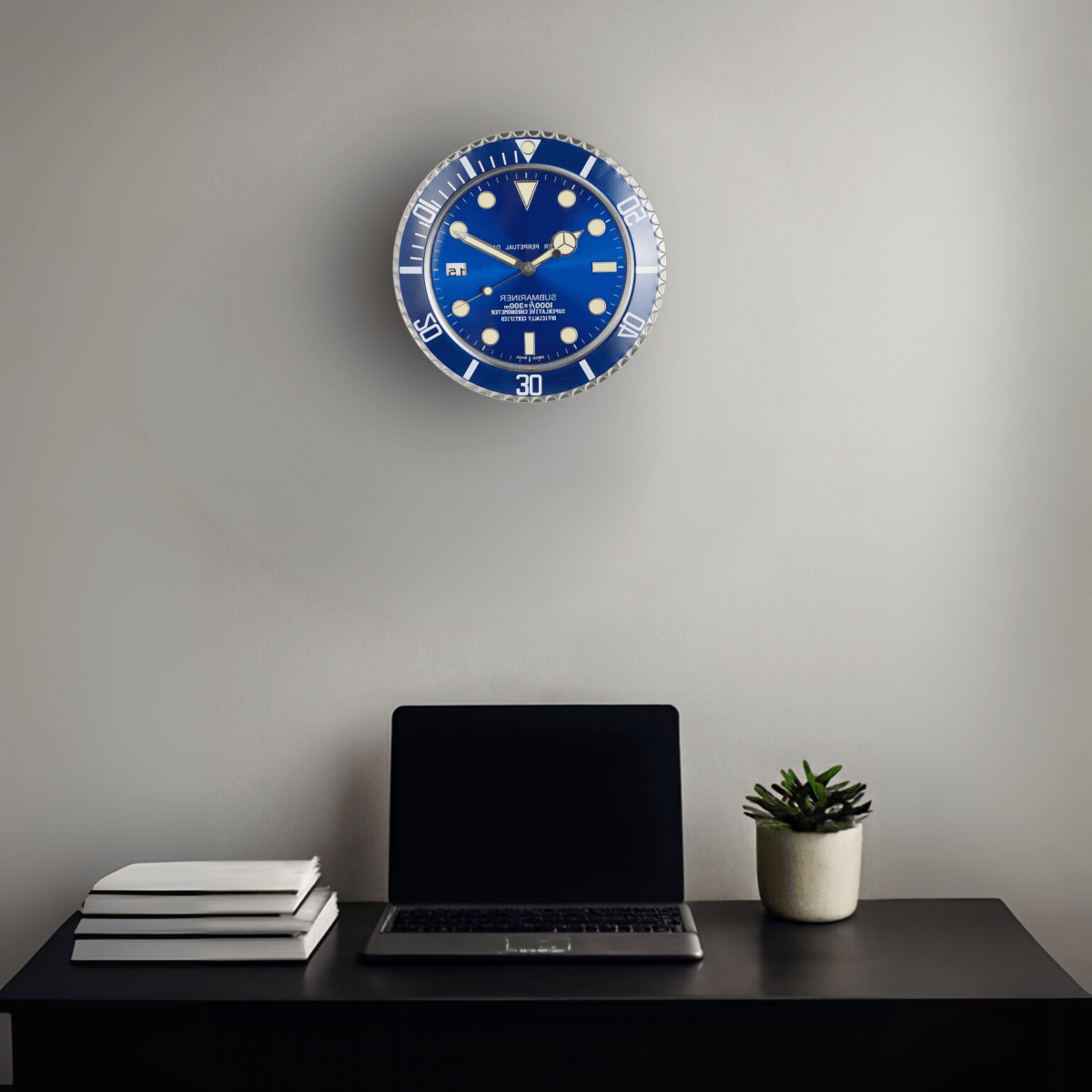 Modern Silent Wall Clock Luminous stainless steel clock with battery-operated precision