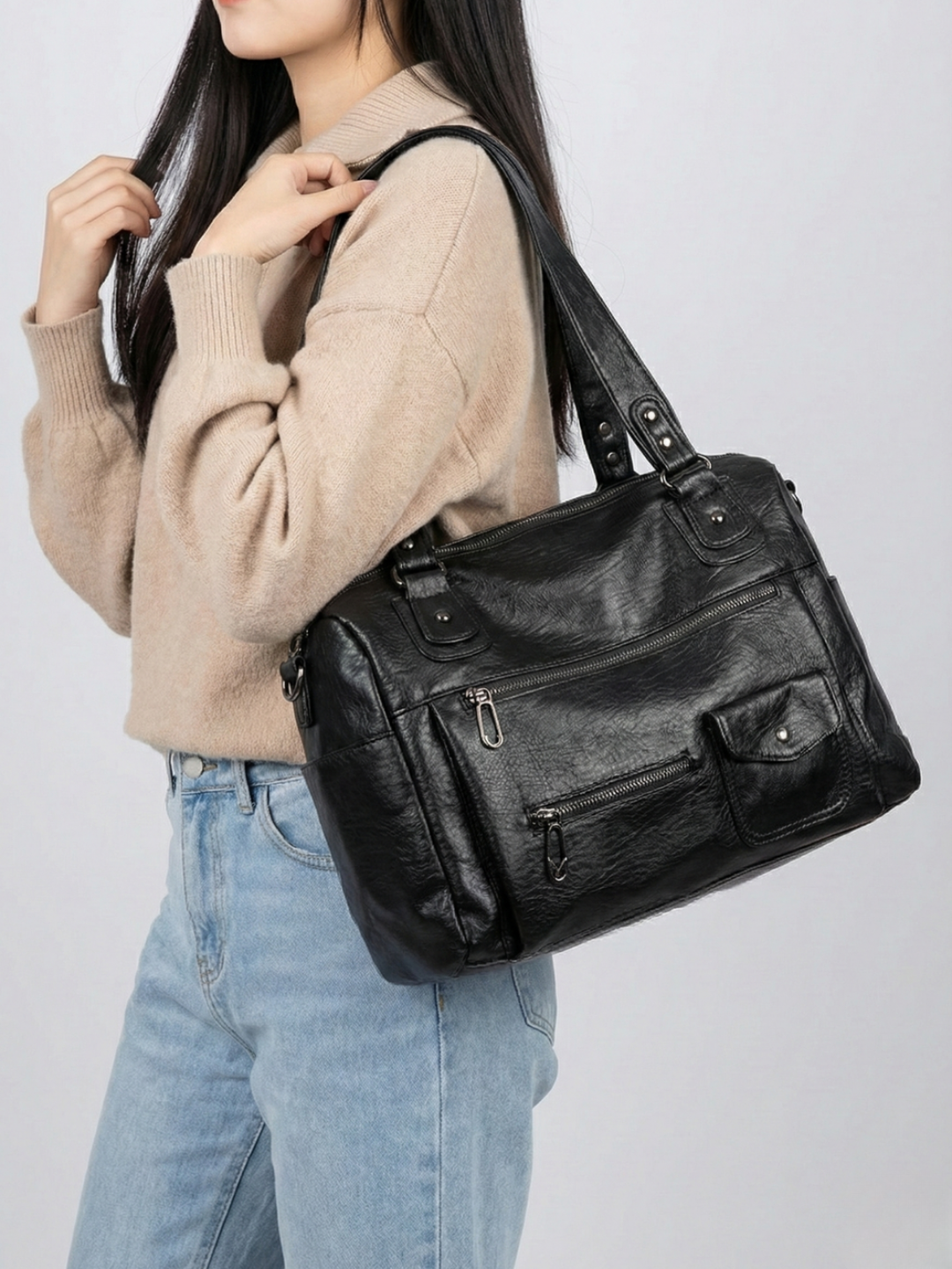 Big handbag for school with a spacious top-zip opening SALERNO