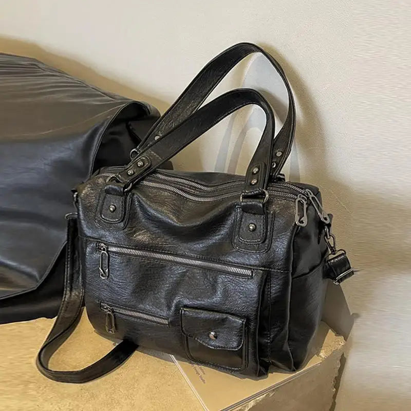 Big handbag for school with a spacious top-zip opening SALERNO
