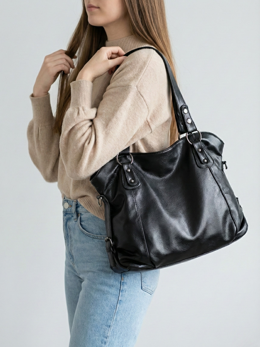 Shoulder bag for university