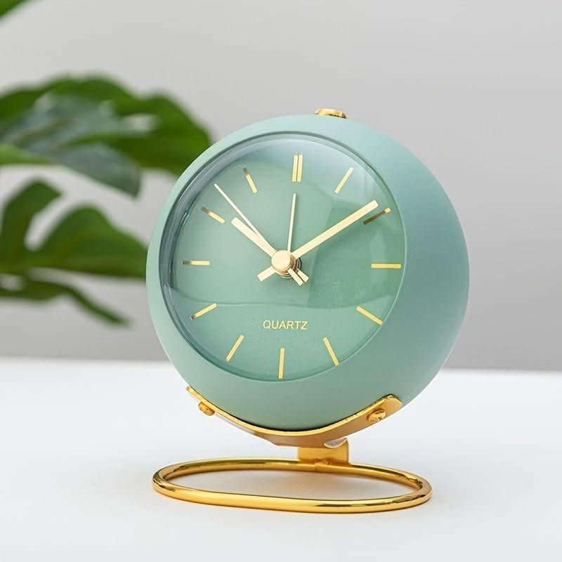 Retro Analog Alarm Clock with Silent Movement