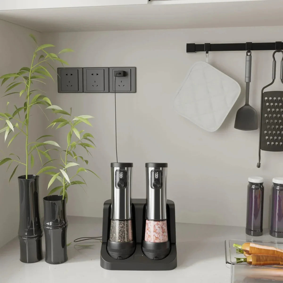 Rechargeable Electric Salt and Pepper Grinder Set with Adjustable Coarseness