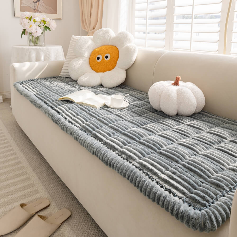 Soft Flannel Pet Mat for Sofa and Bed Comfort