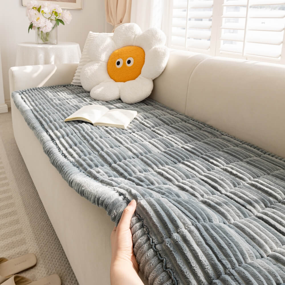 Soft Flannel Pet Mat for Sofa and Bed Comfort