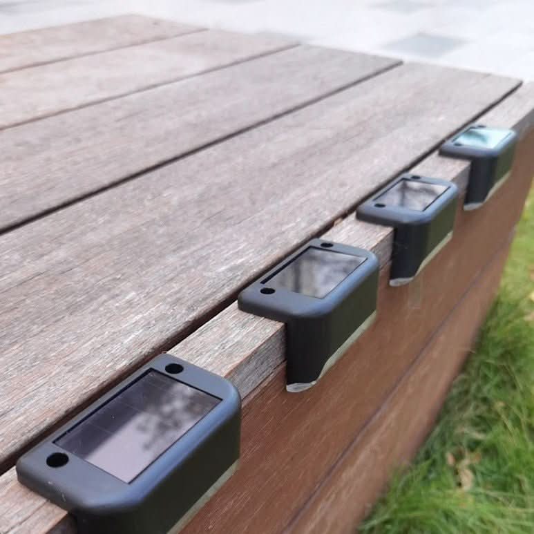 Weather-Resistant LED Accent Light for Outdoors