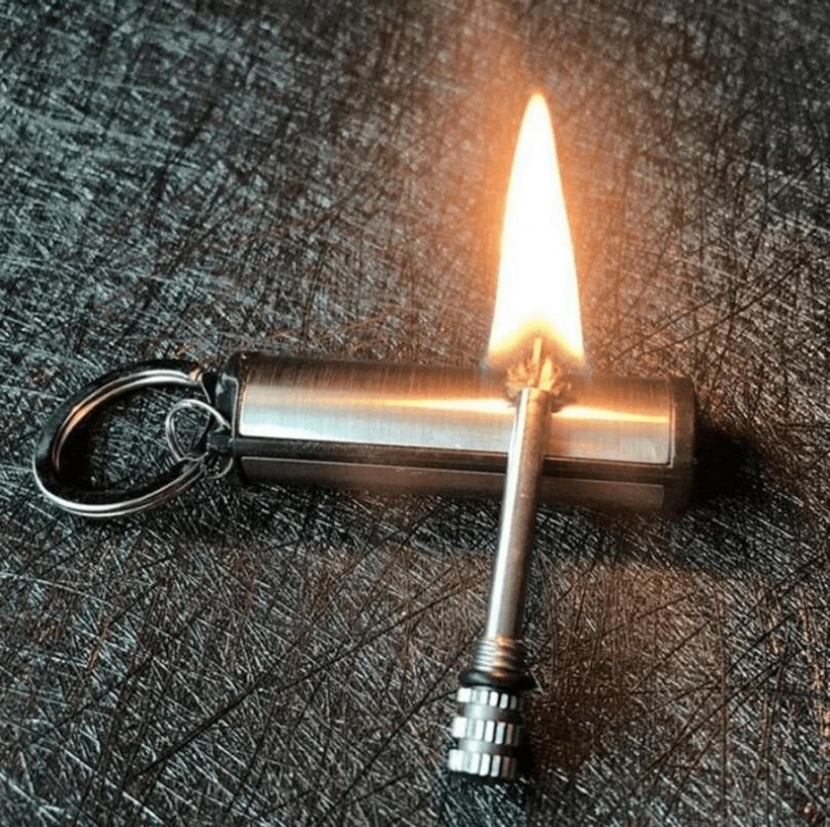 Durable Waterproof Metal Fire Starter Keychain for Camping