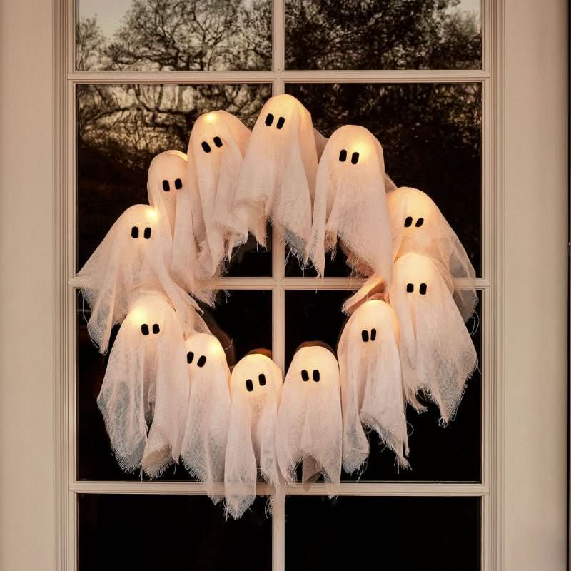 LED Ghost Wreath with 12 Illuminated Spirits